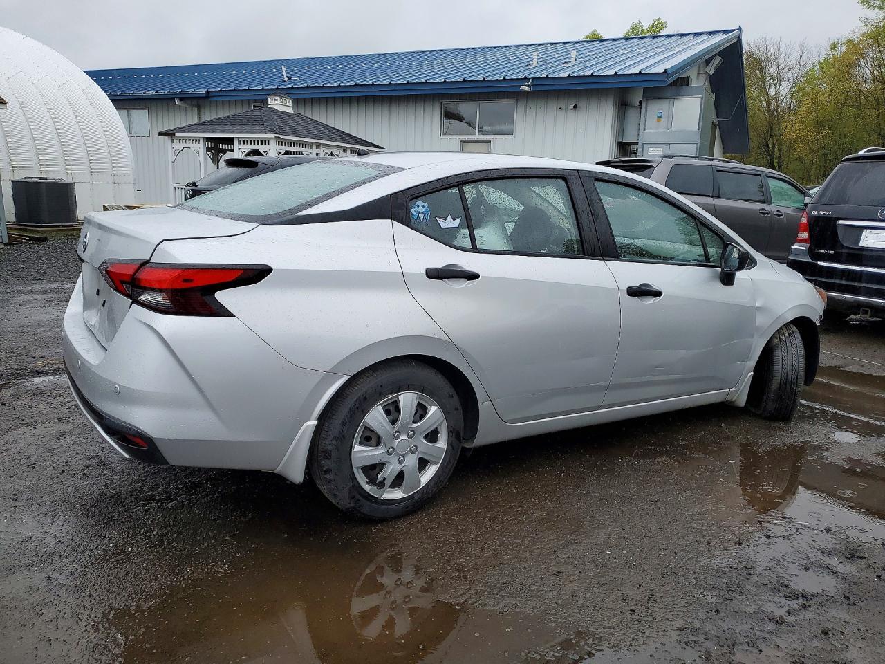 2021 Nissan Versa S - Фото 3