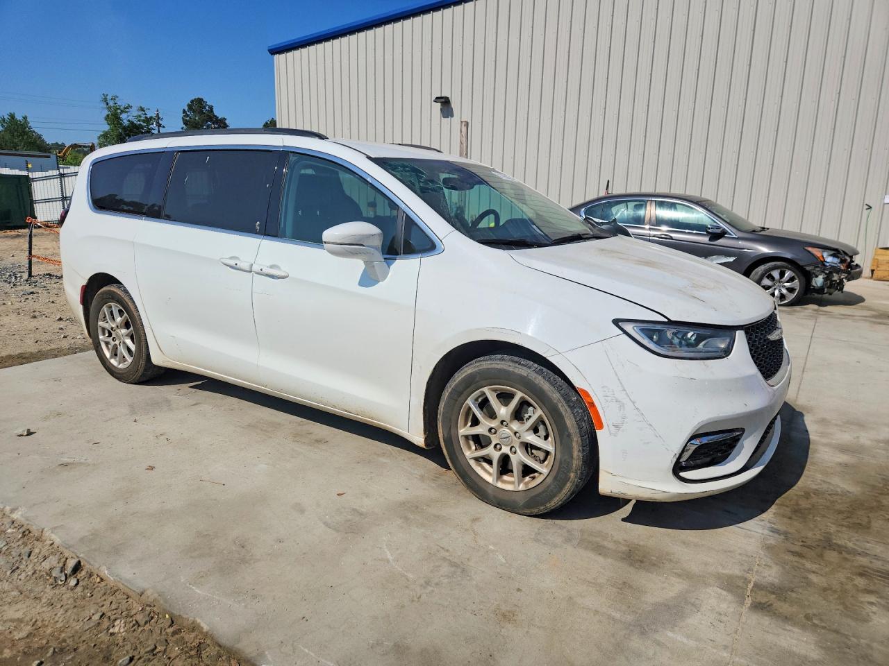2022 Chrysler Pacifica Touring L - Image 4