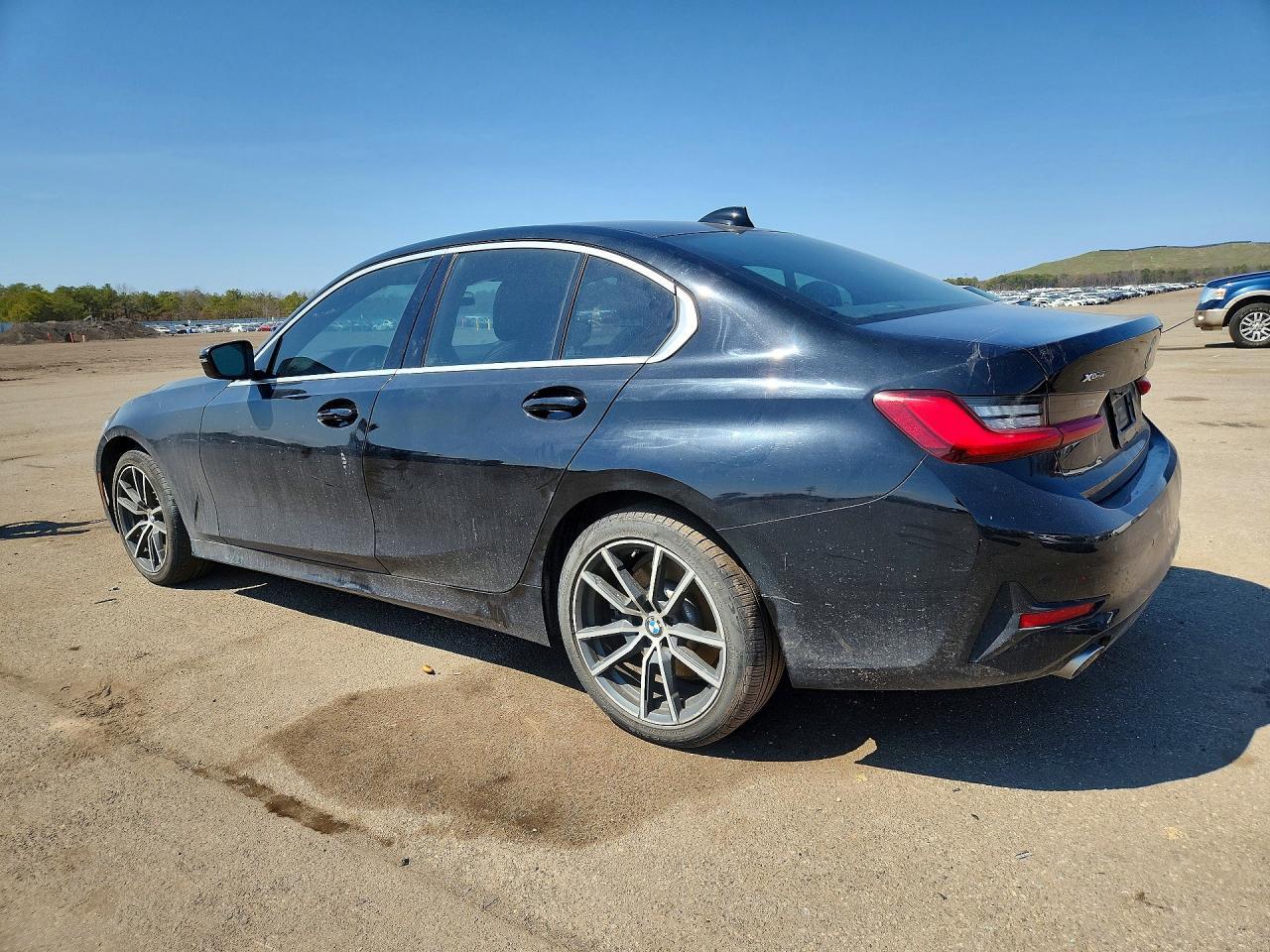 2020 BMW 330Xi - Image 2