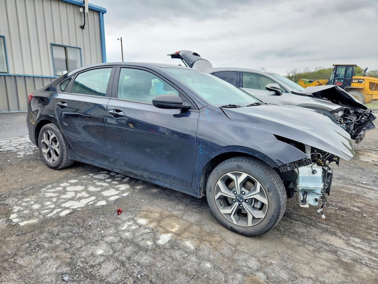 2021 Kia Forte Lxs - Image 4
