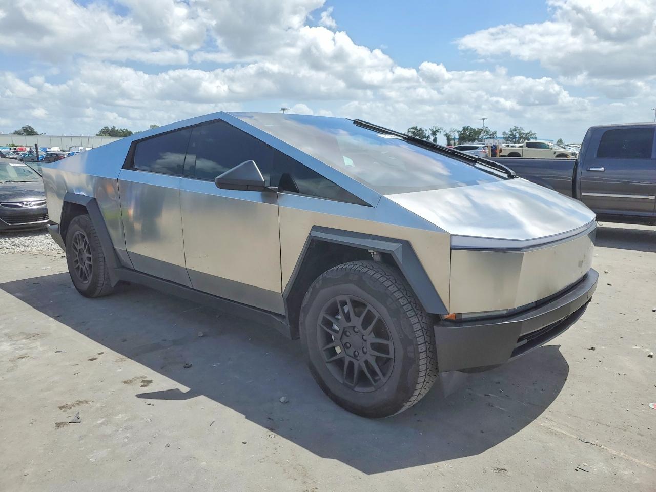 2024 Tesla Cybertruck - Image 4