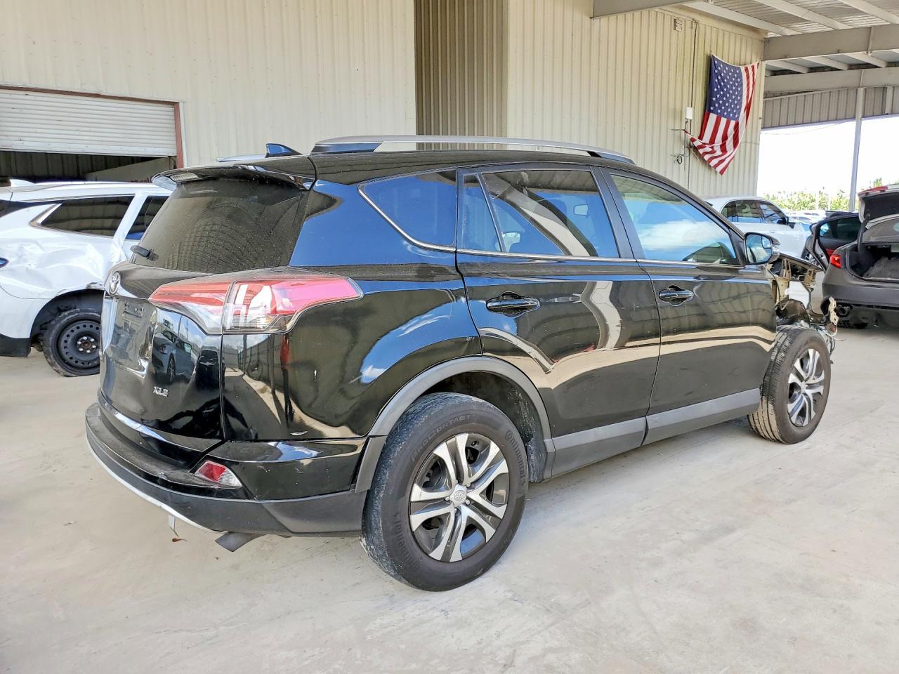 2017 Toyota Rav 4 - Фото 3