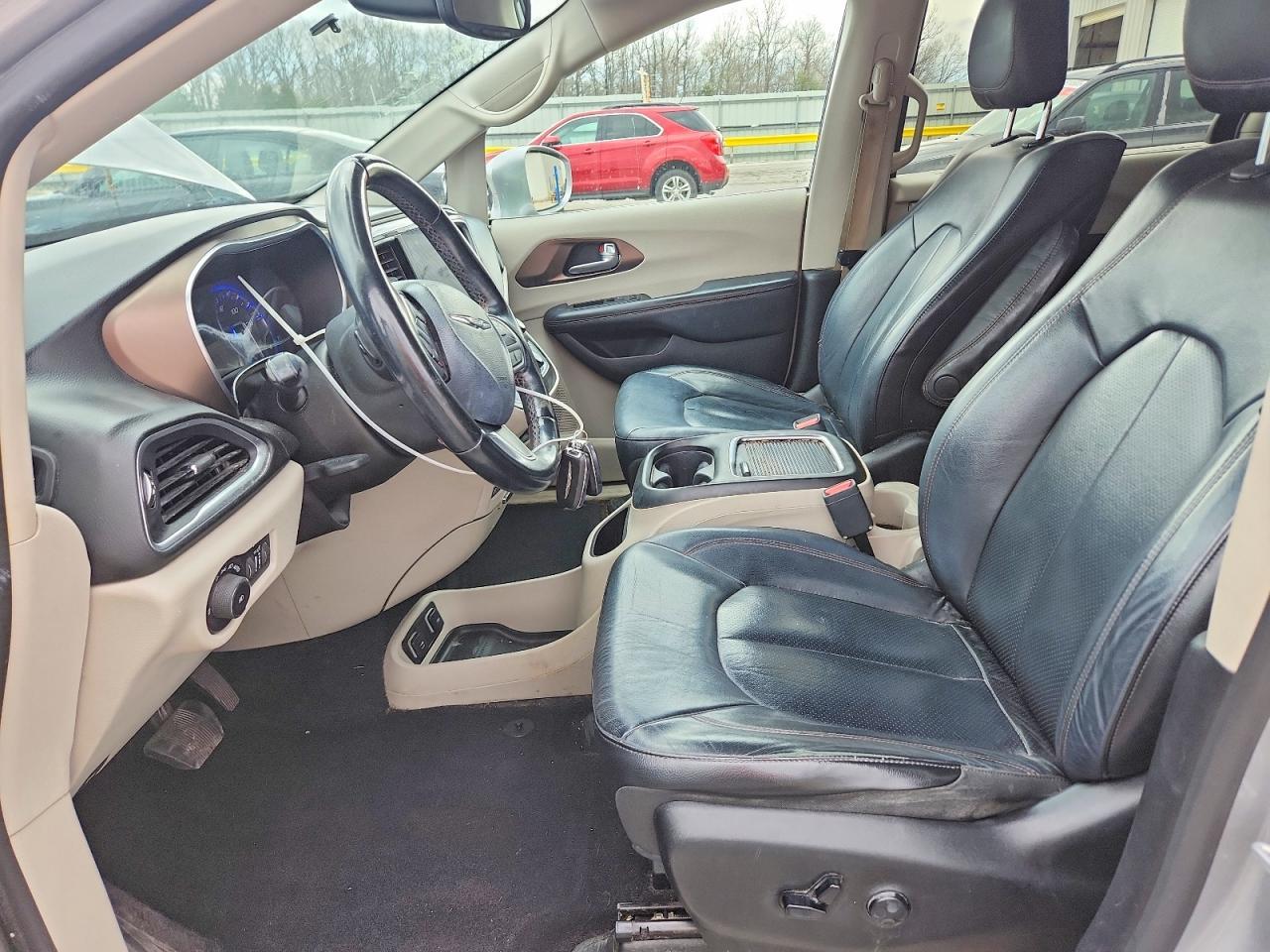 2018 Chrysler Pacifica Touring L Plus - Image 7