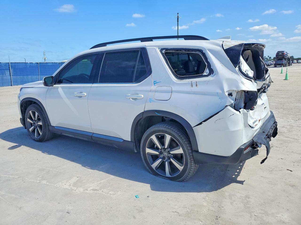 2024 Honda Pilot Touring - Фото 2