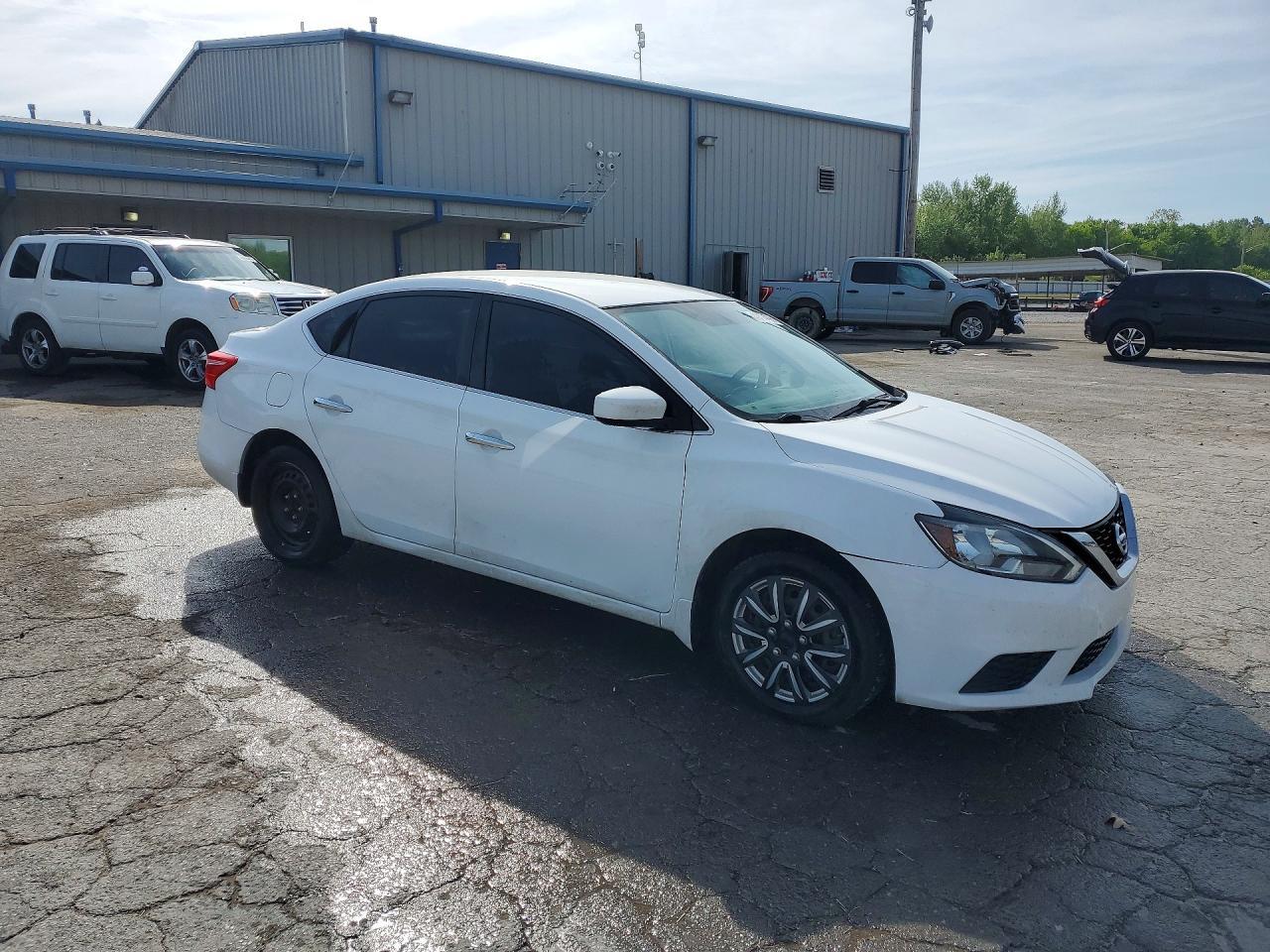 2016 Nissan Sentra S - Фото 4