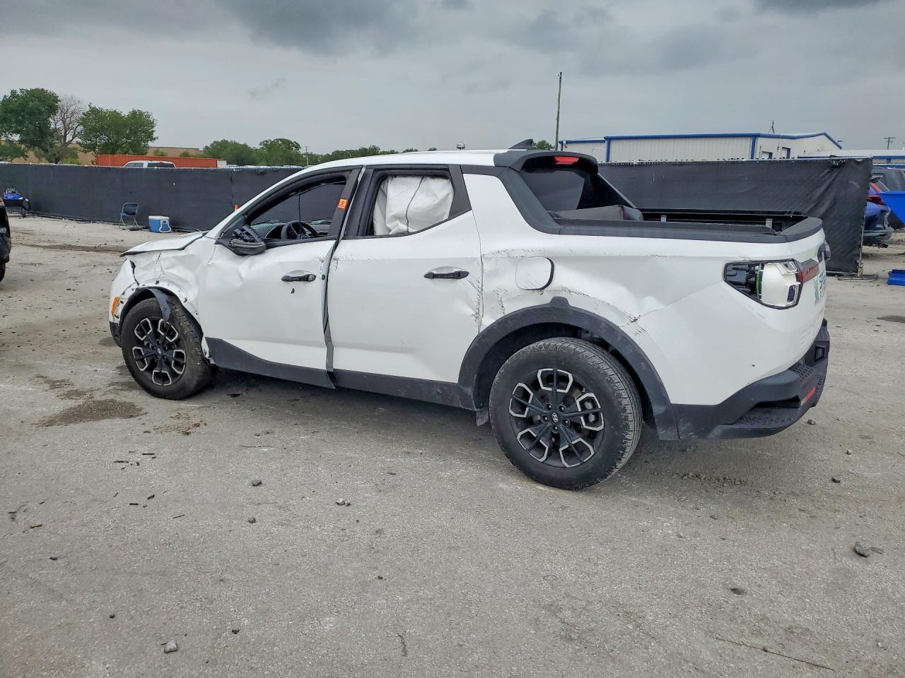 2024 Hyundai Santa Cruz Sel - Image 2