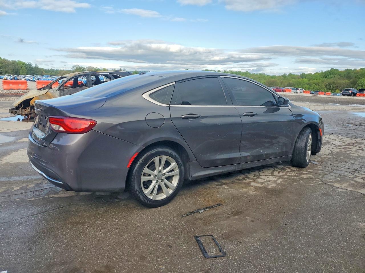 2015 Chrysler 200 Limited - Фото 3