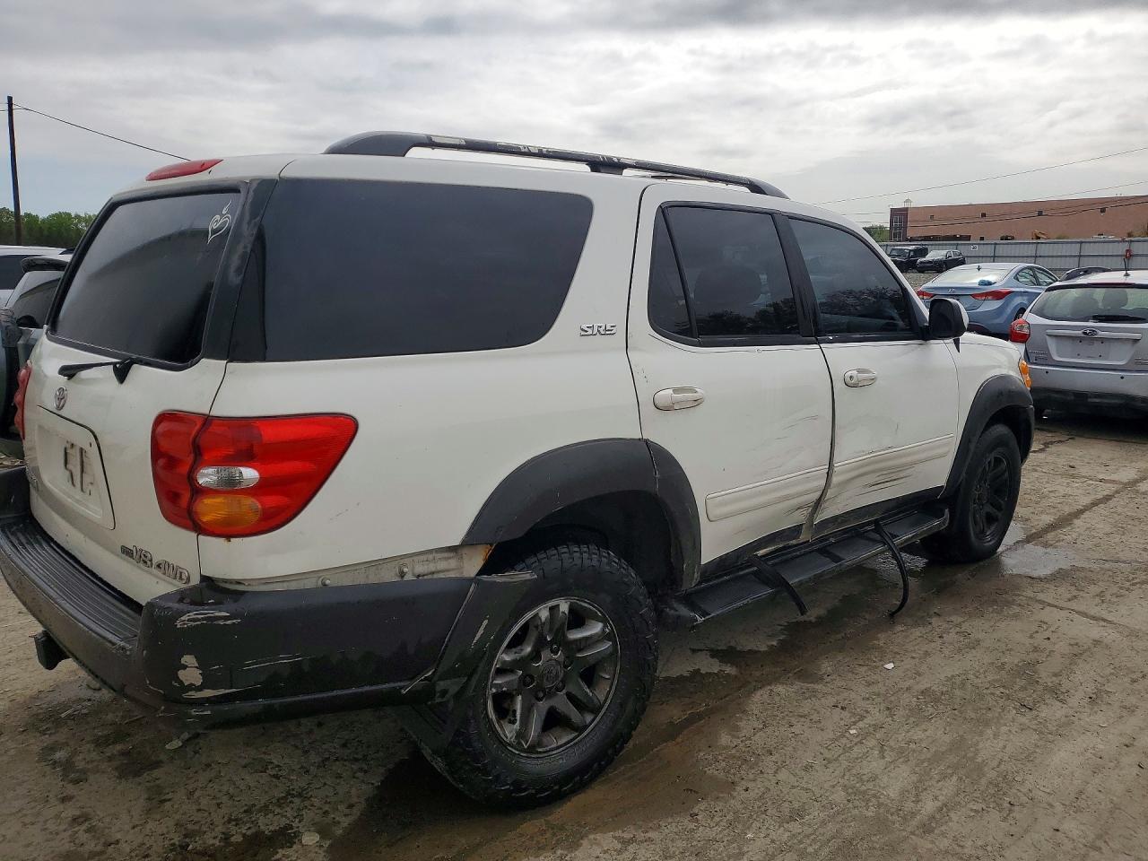 2003 Toyota Sequoia Sr5 - Image 3