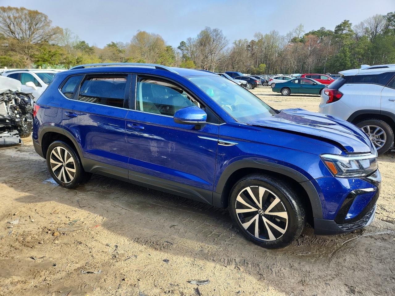 2022 Volkswagen Taos Se - Image 4