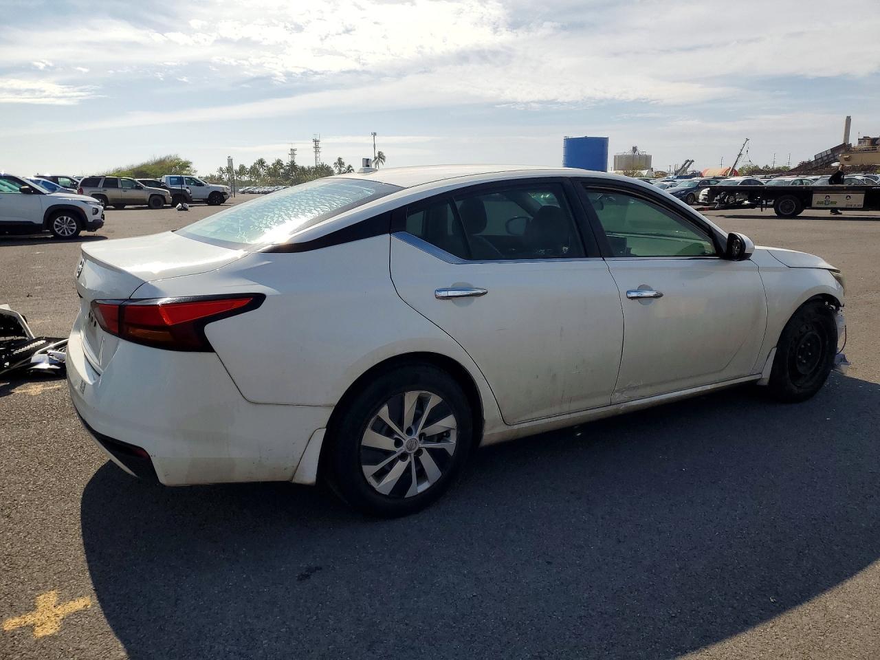 2019 Nissan Altima S - Image 3