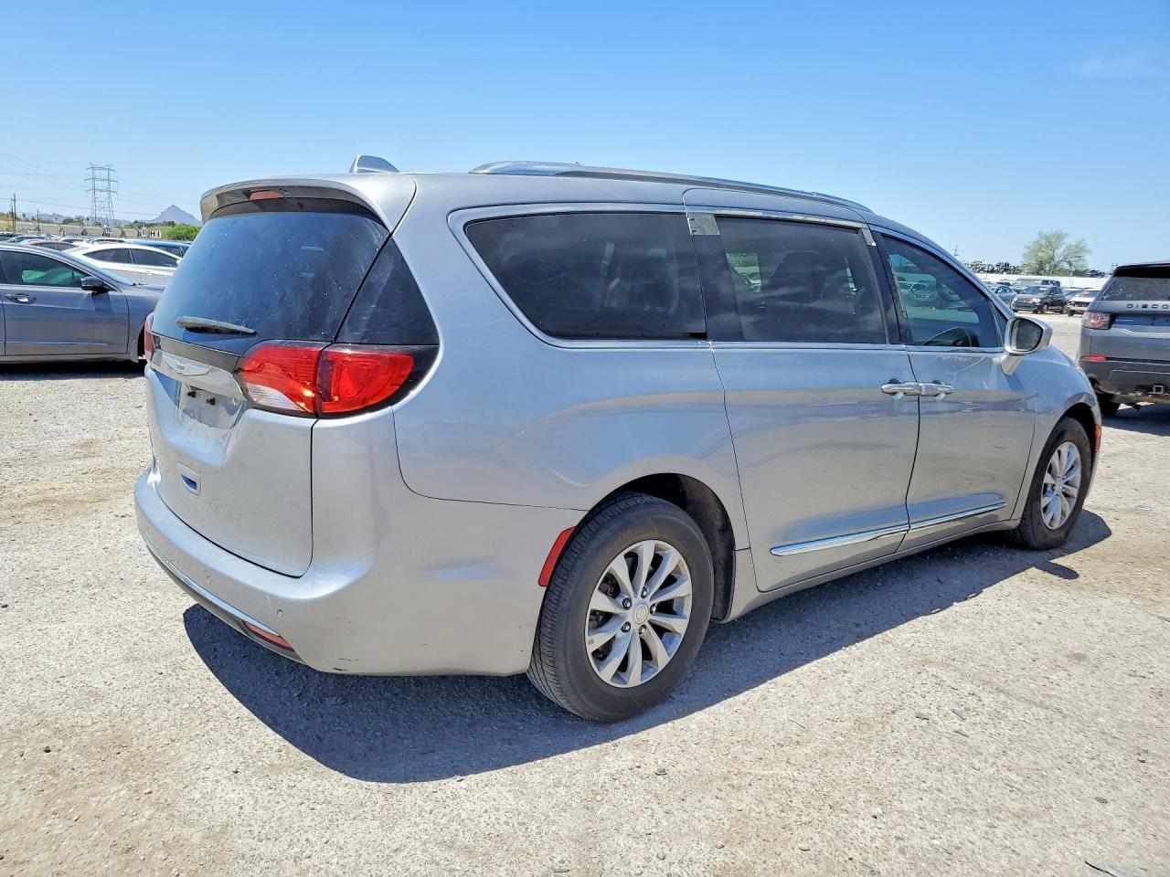 2019 Chrysler Pacifica Touring L - Фото 3