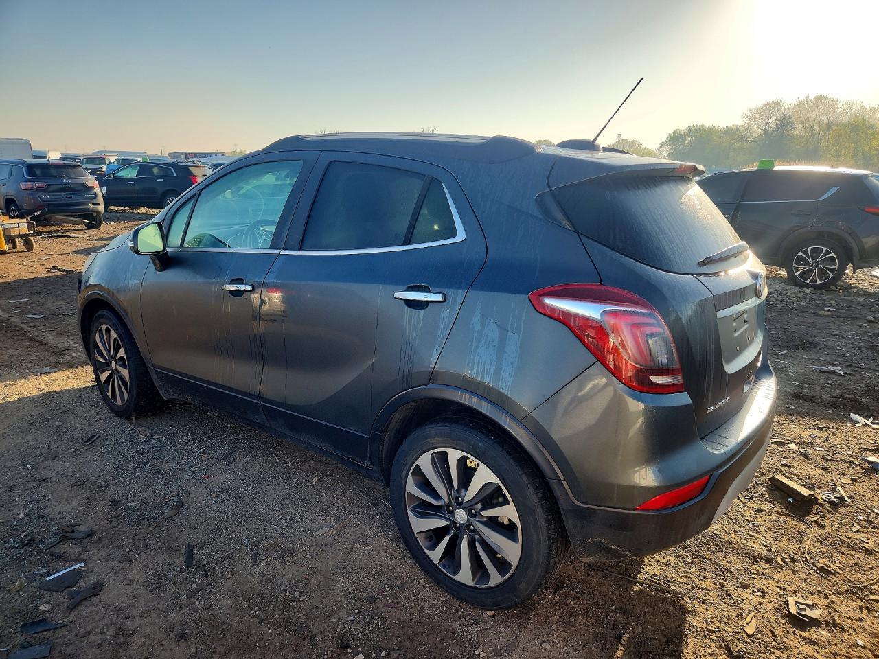 2018 Buick Encore Essence - Image 2