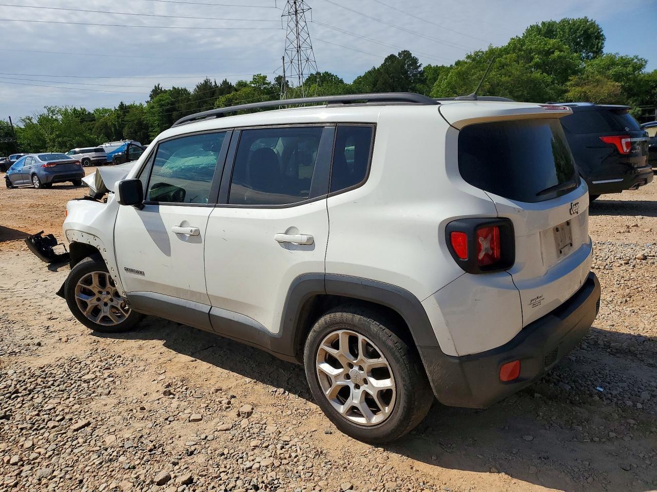 2015 Jeep Renegade Latitude - Image 2