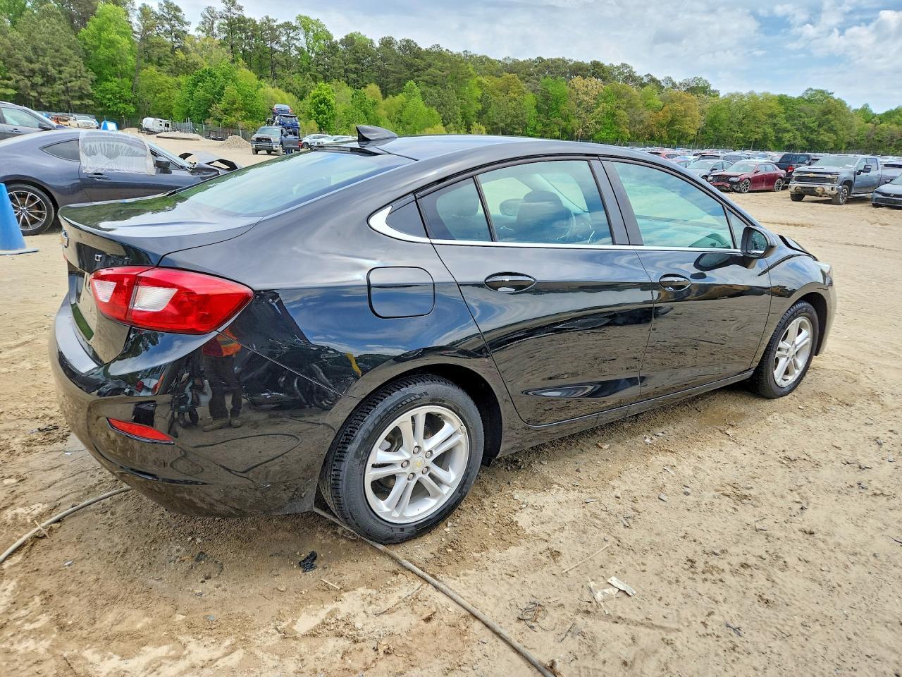 2018 Chevrolet Cruze Lt - Image 3