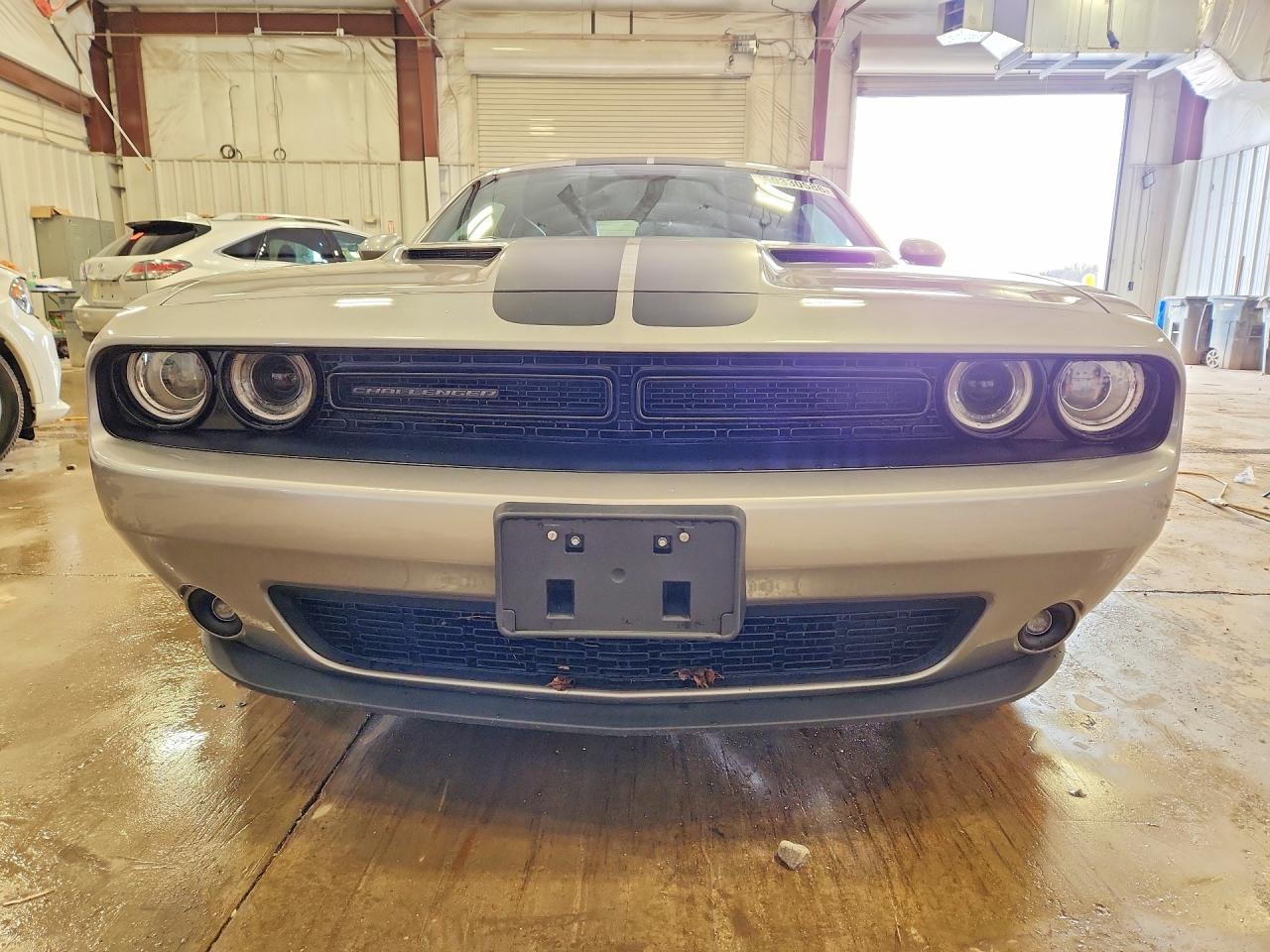 2017 Dodge Challenger Sxt - Image 5