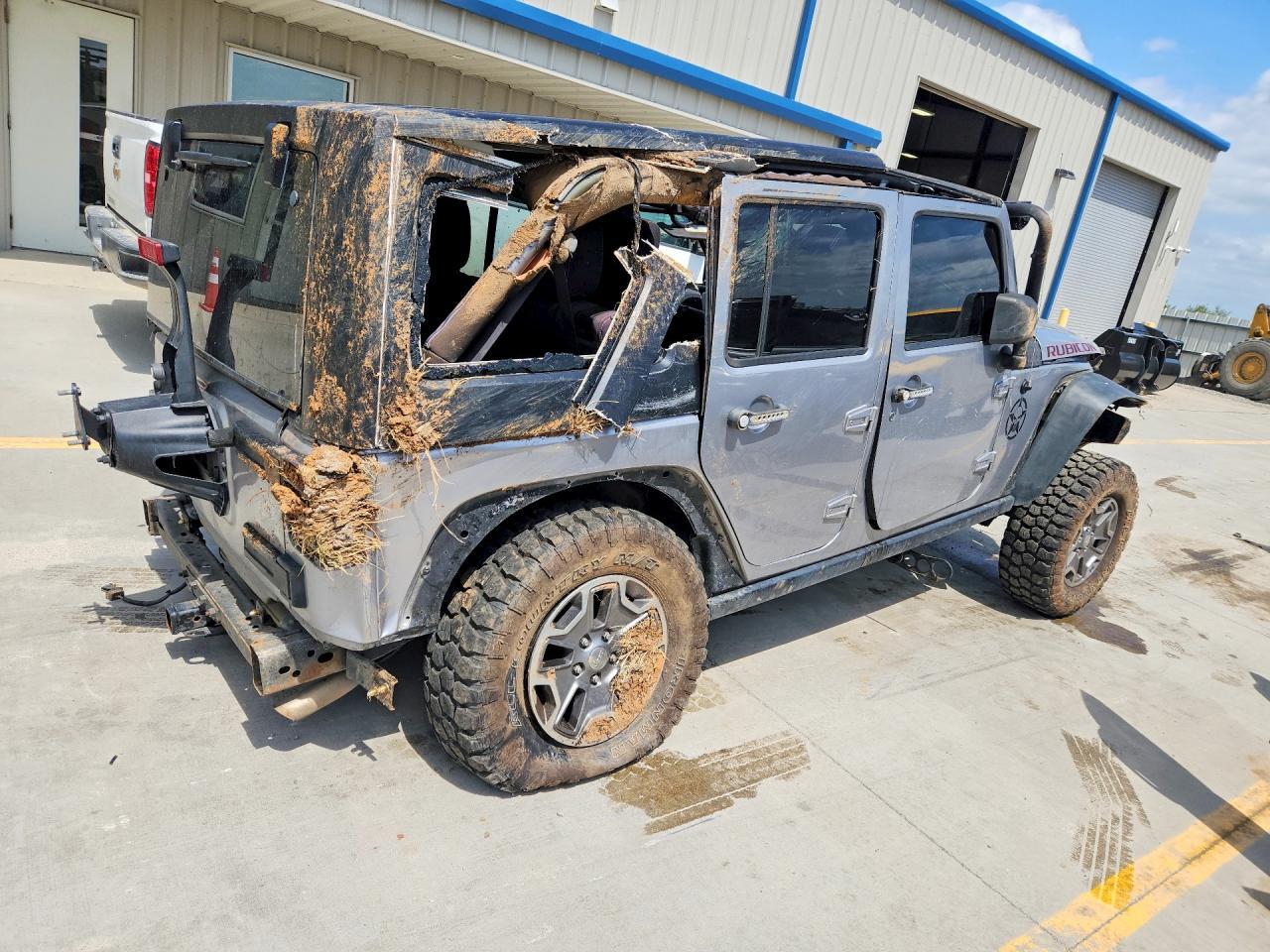 2014 Jeep Wrangler Unlimited Rubicon - Image 3