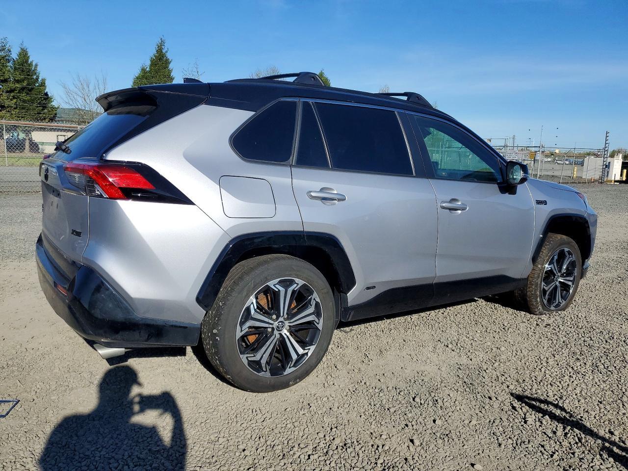 2023 Toyota Rav4 Prime Xse - Image 3