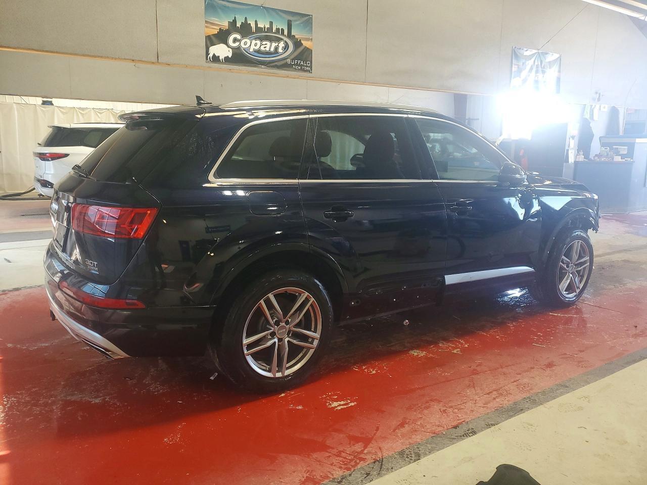 2017 Audi Q7 Premium - Image 3