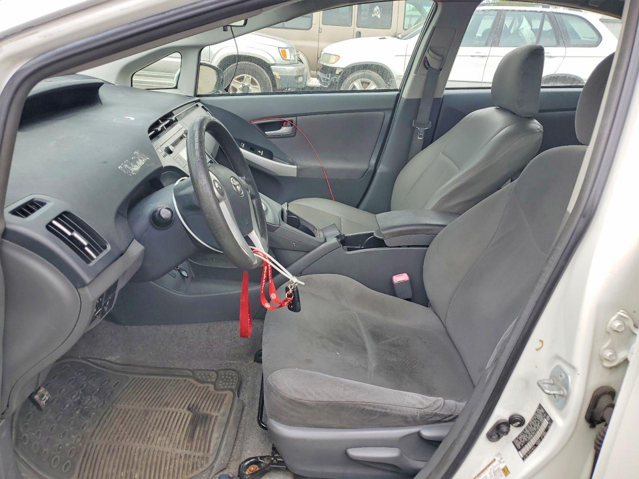 2011 Toyota Prius Two - Фото 7