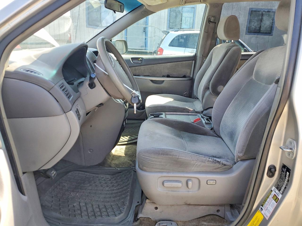 2007 Toyota Sienna Le 7-Passenger - Фото 7