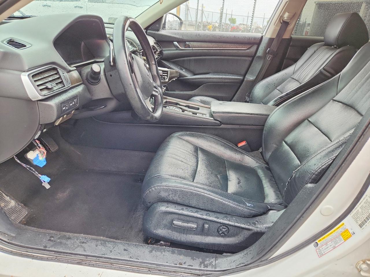 2018 Honda Accord Touring Hybrid - Image 7
