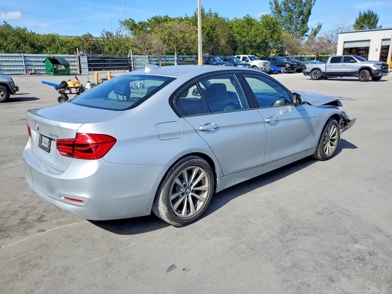 2018 BMW 320 I - Фото 3