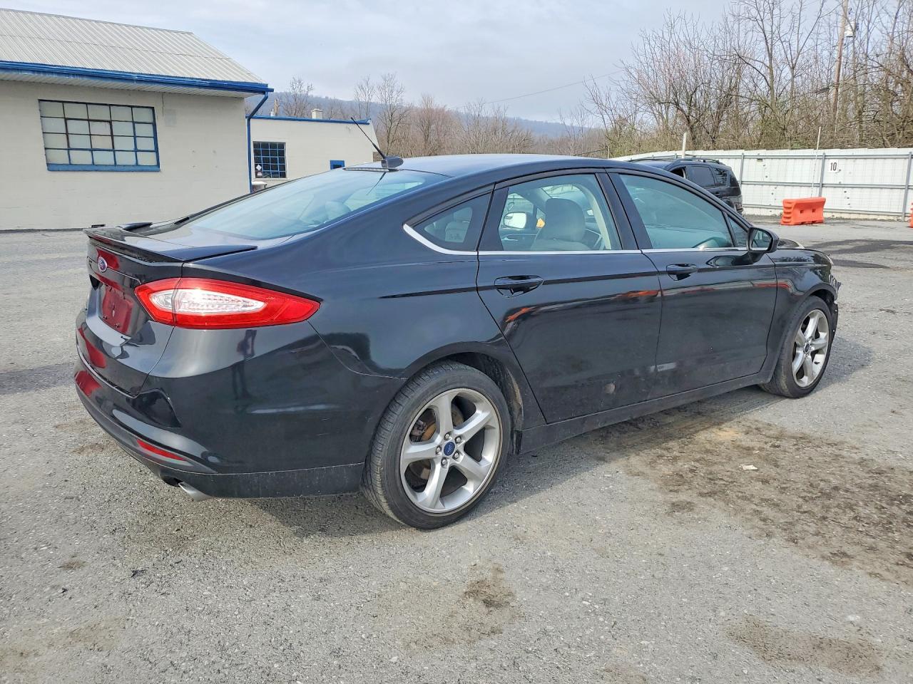 2016 Ford Fusion S - Фото 3