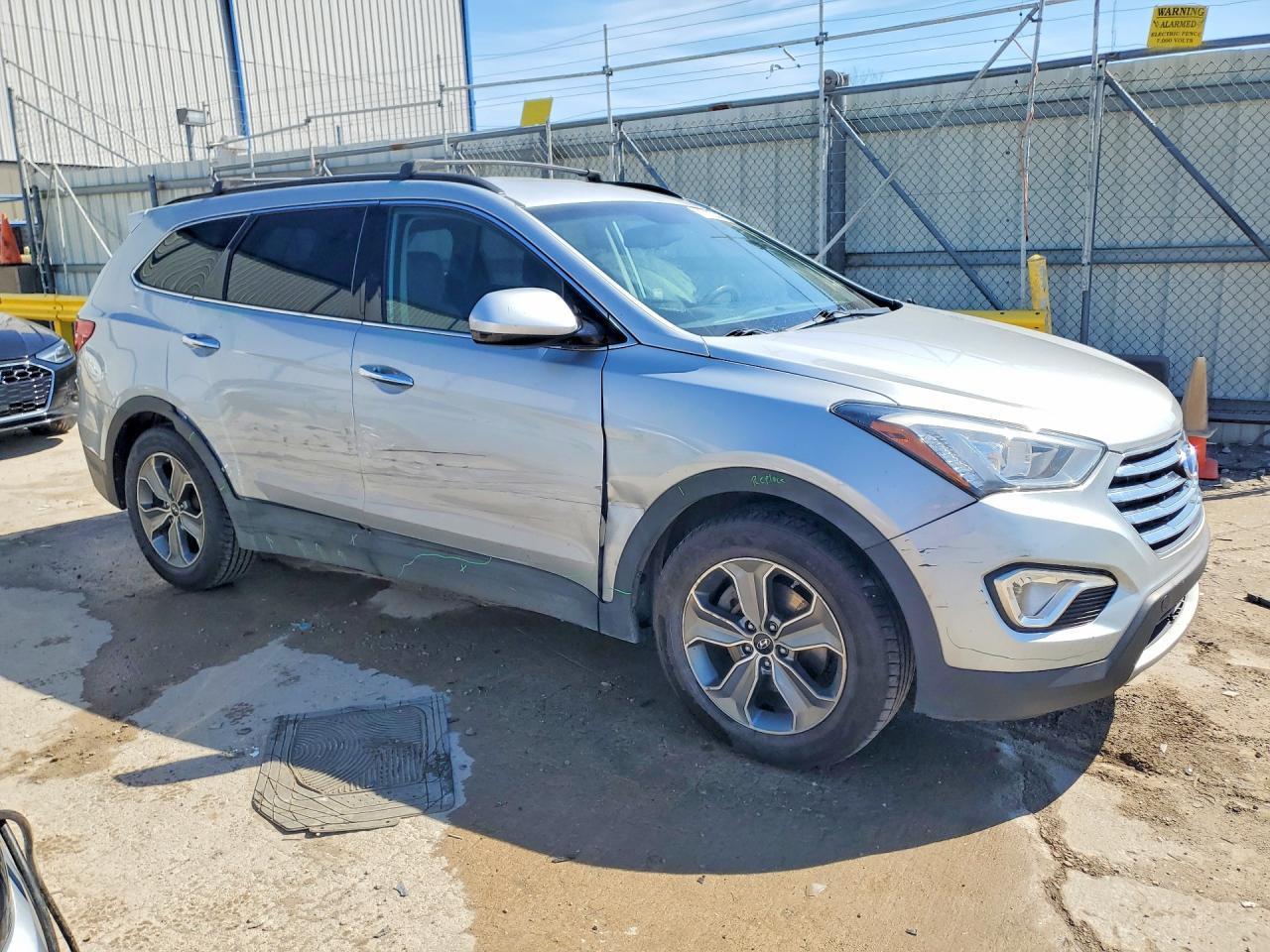 2016 Hyundai Santa Fe Se - Image 4