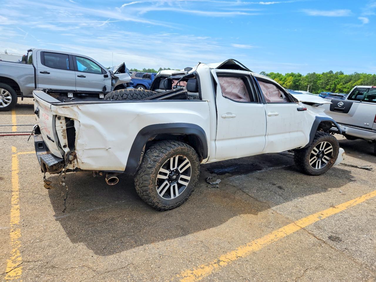 2017 Toyota Tacoma Trd Pro - Image 3
