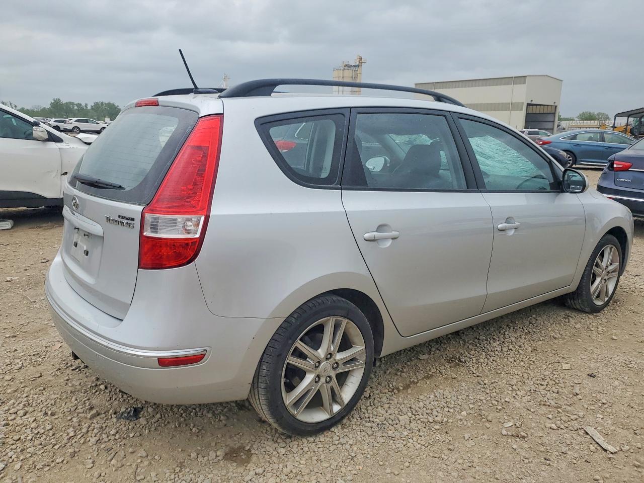2010 Hyundai Elantra Touring Se - Фото 3