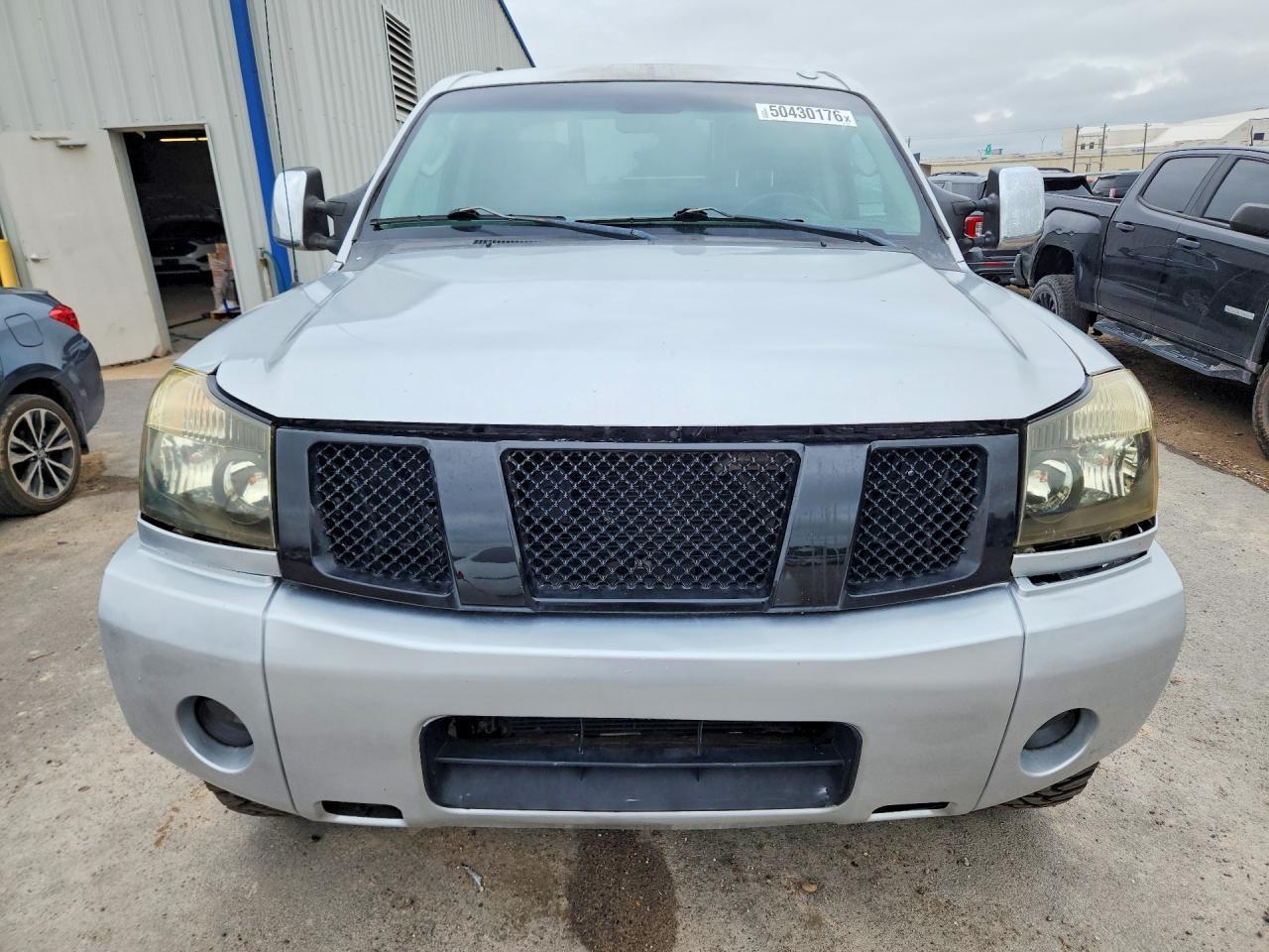 2010 Nissan Titan Se - Image 5