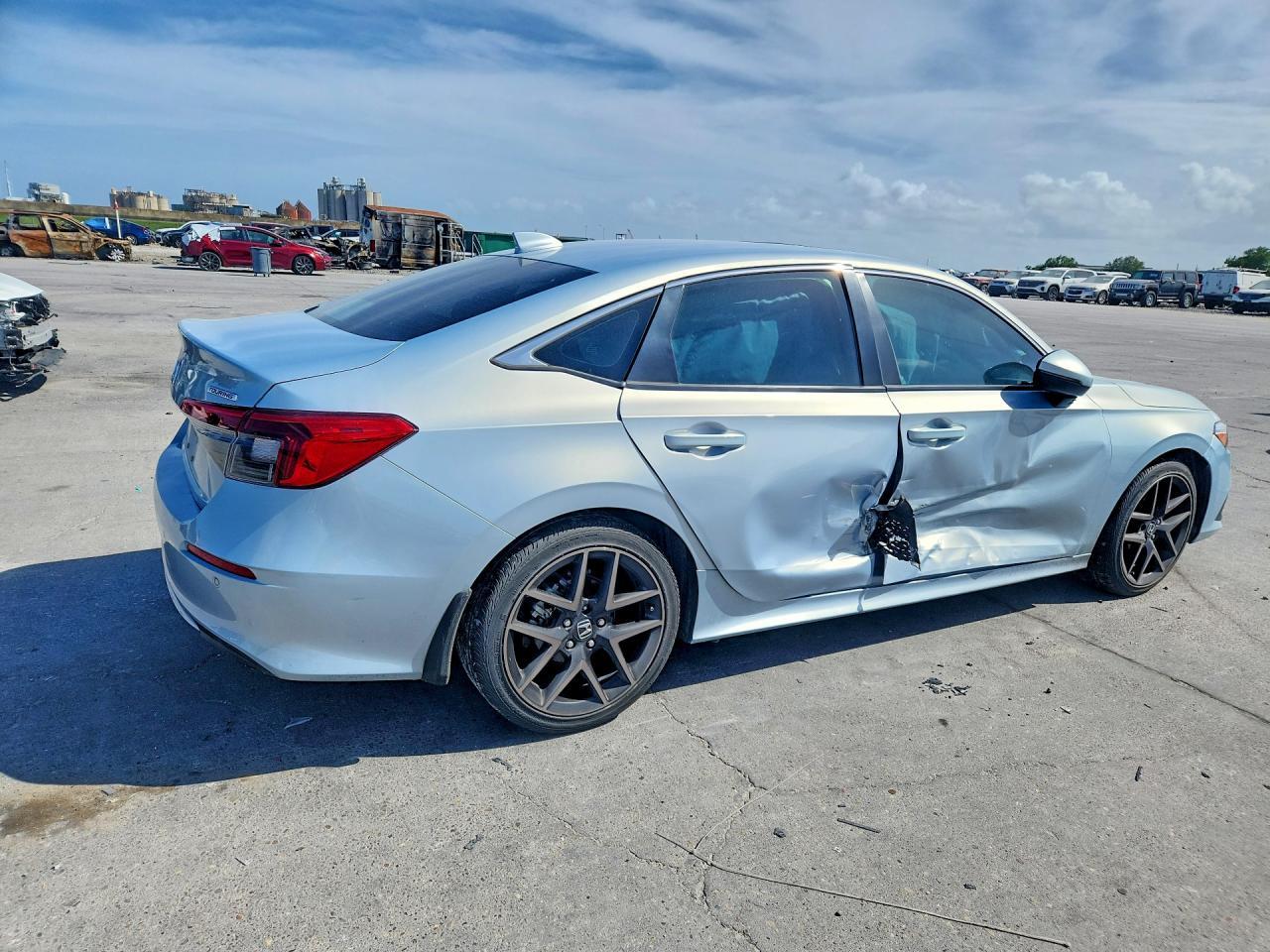 2022 Honda Civic Touring - Image 3
