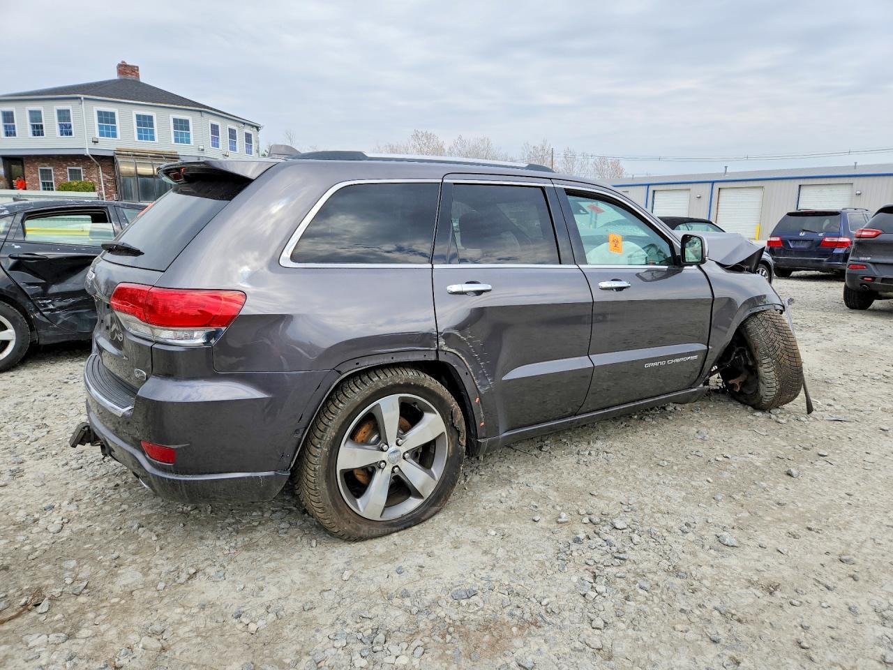 2014 Jeep Grand Cherokee Overland - Image 3