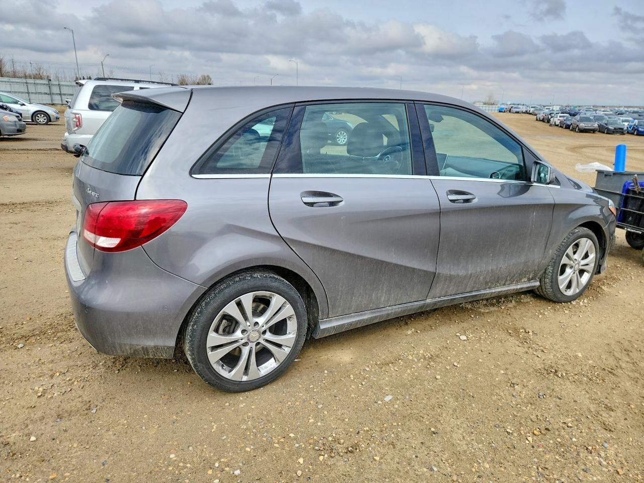 2016 Mercedes-Benz B 250 4Matic - Image 3