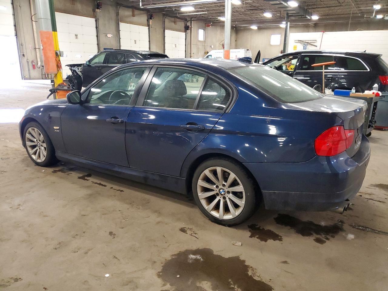 2011 BMW 328 Xi - Фото 2
