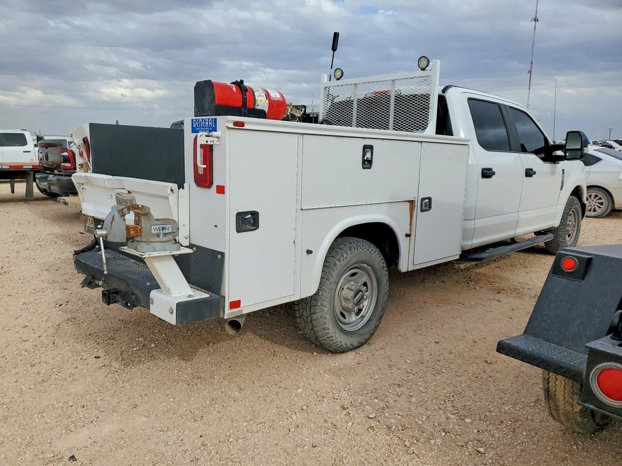 2019 Ford F250 Super Duty Utility / Service Truck - Фото 3