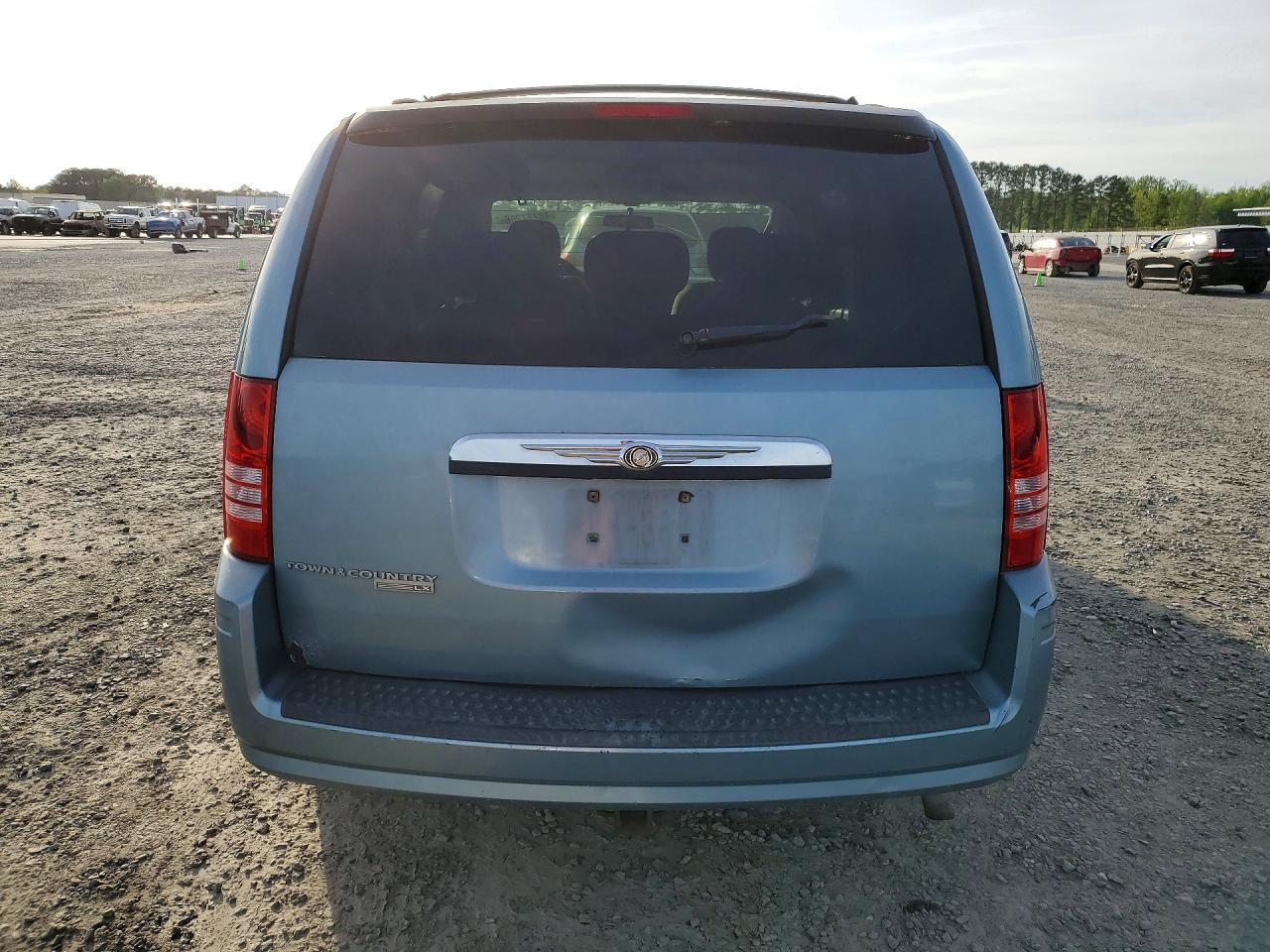 2008 Chrysler Town & Country Lx - Фото 6