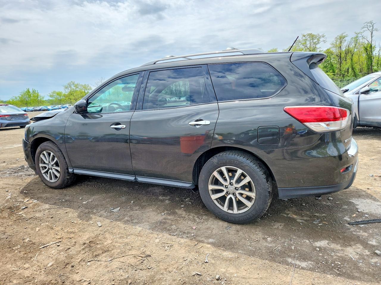 2015 Nissan Pathfinder Sv - Image 2