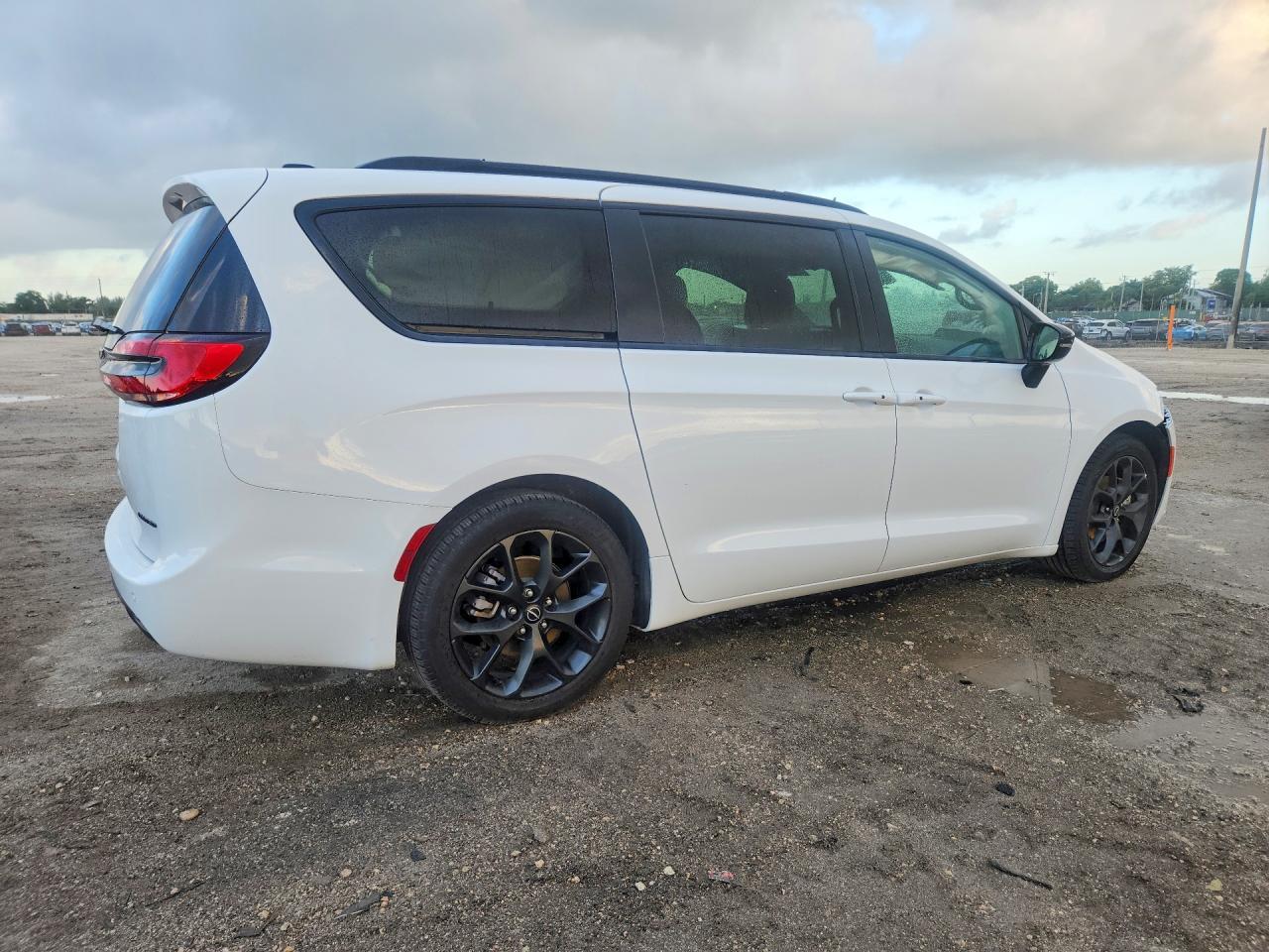 2025 Chrysler Pacifica Limited - Фото 3