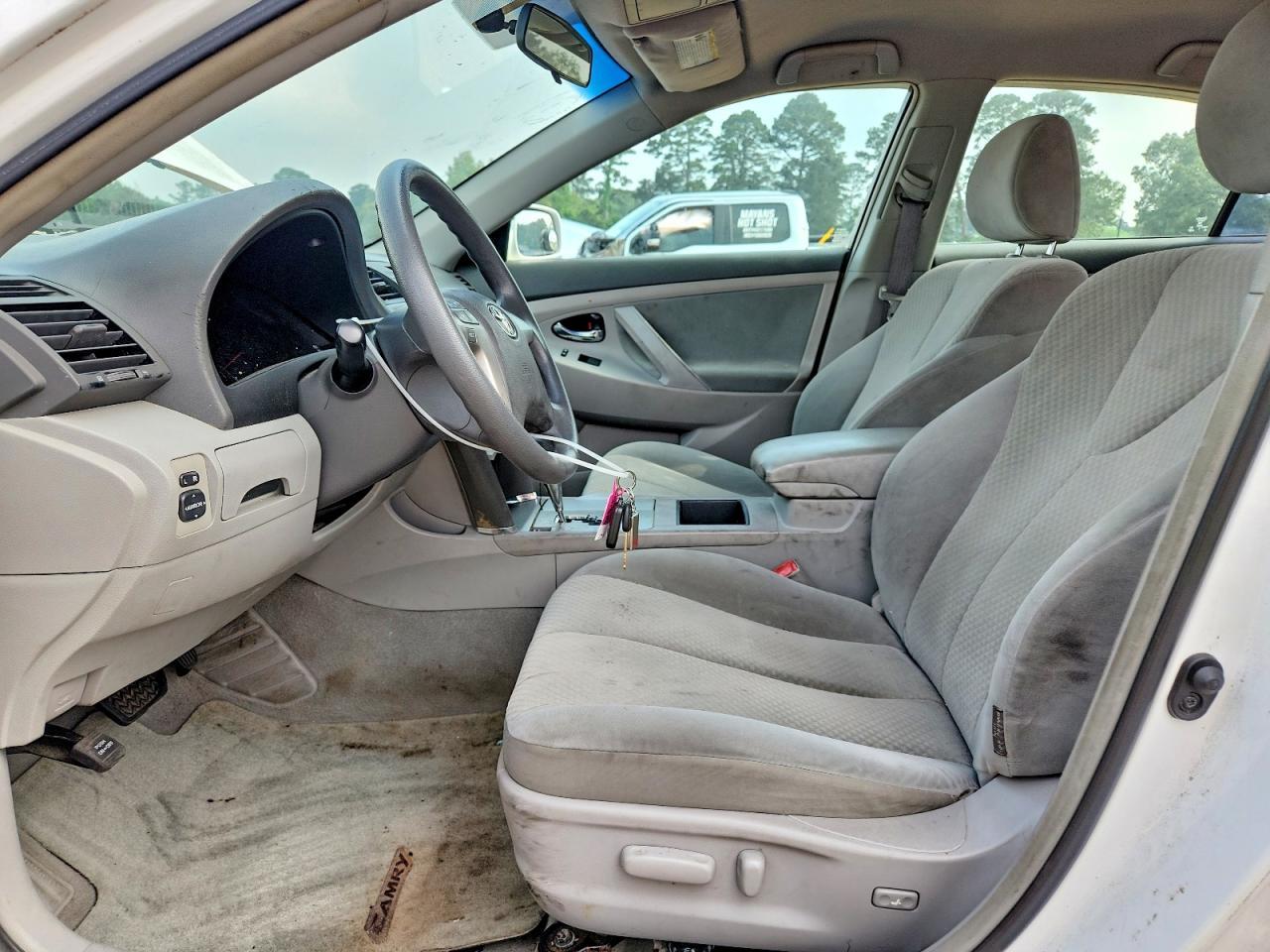 2009 Toyota Camry Le - Image 7
