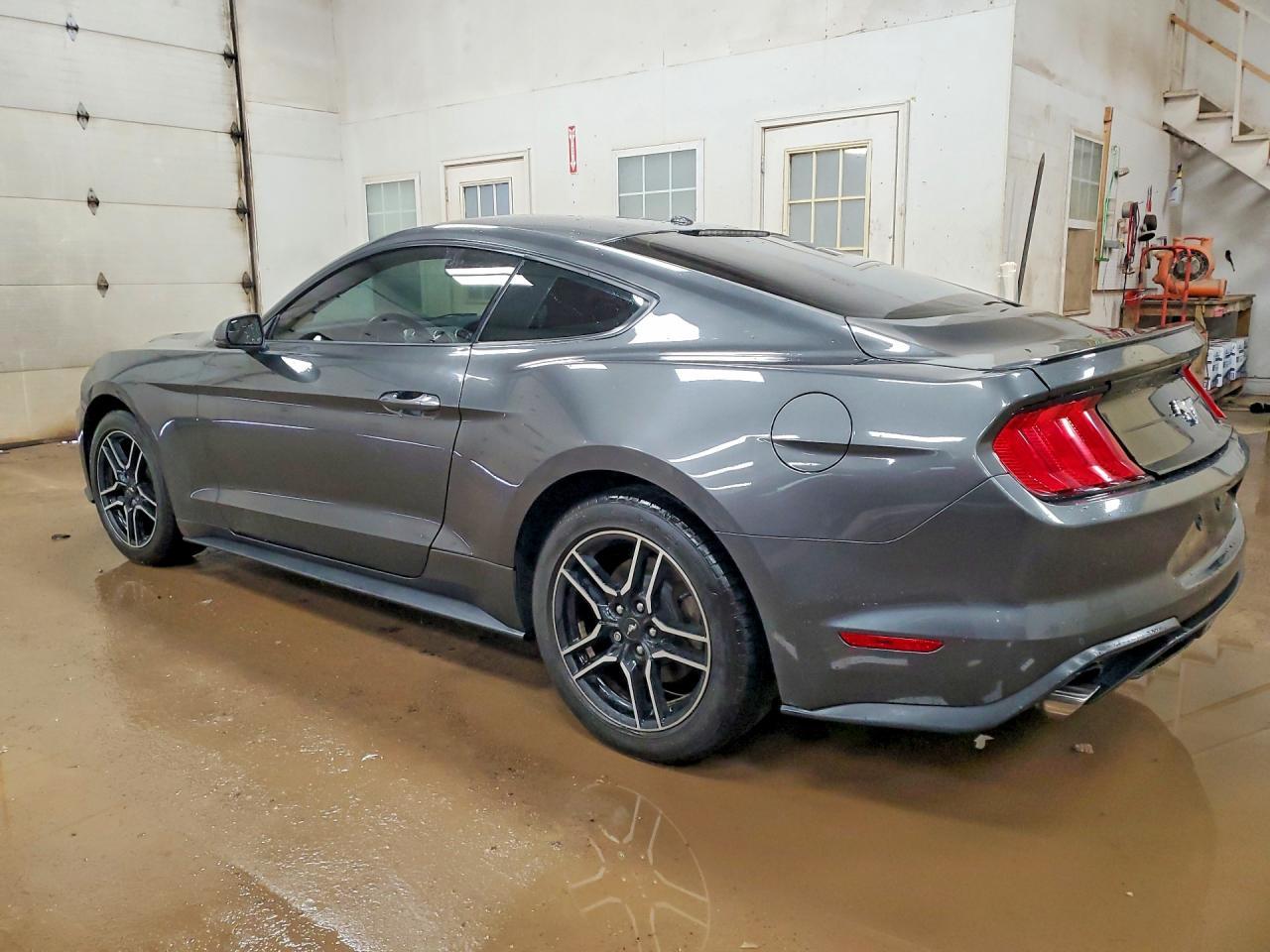 2018 Ford Mustang - Фото 2