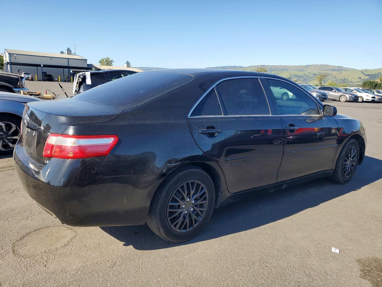 2009 Toyota Camry Le - Image 3