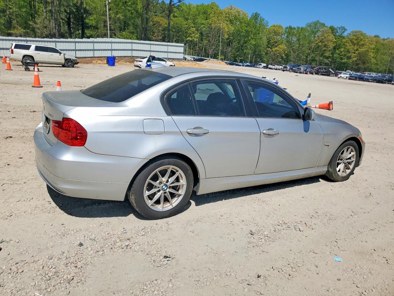 2010 BMW 328 I - Image 3