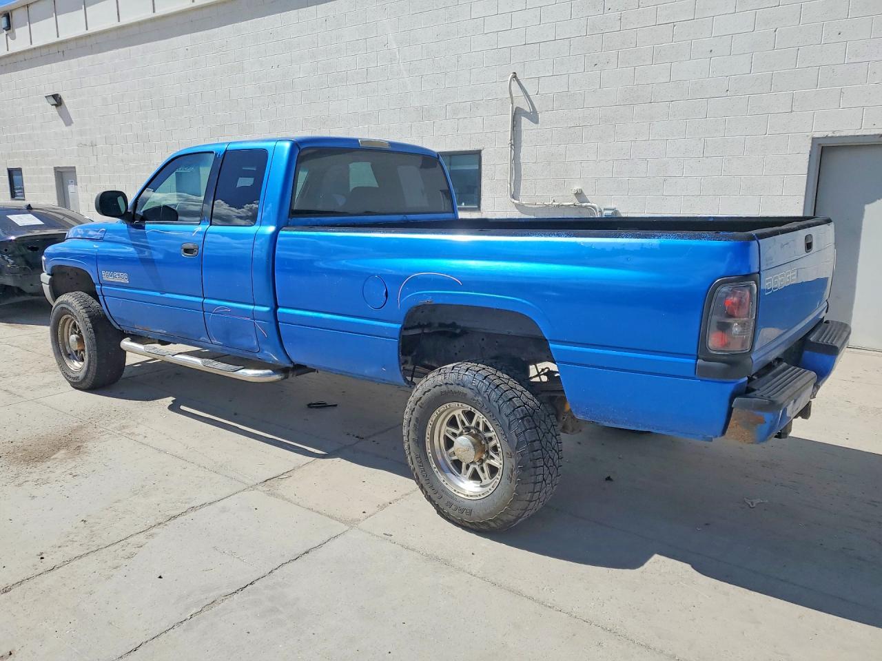 2001 Dodge Ram 2500 - Фото 2