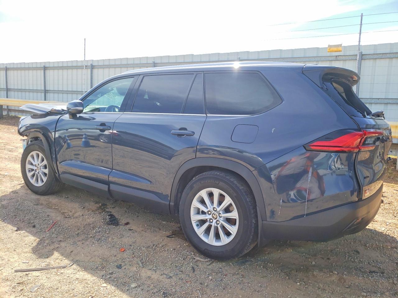 2024 Toyota Grand Highlander Xle - Image 2