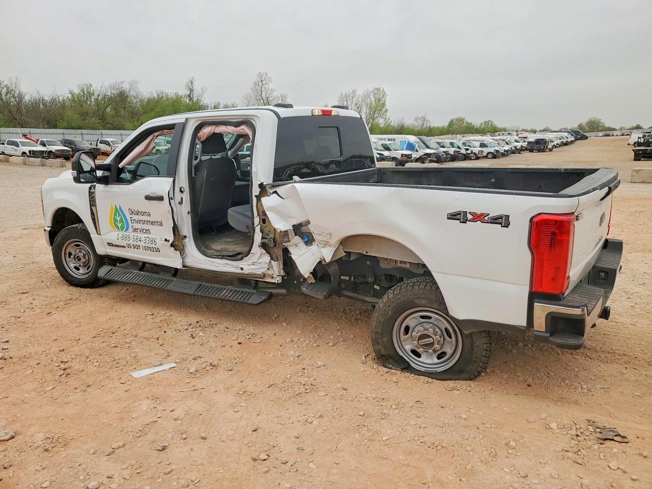 2023 Ford F250 Super Duty - Image 2