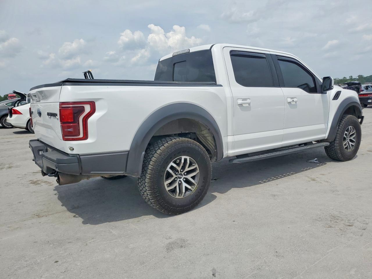 2017 Ford F150 Raptor - Фото 3