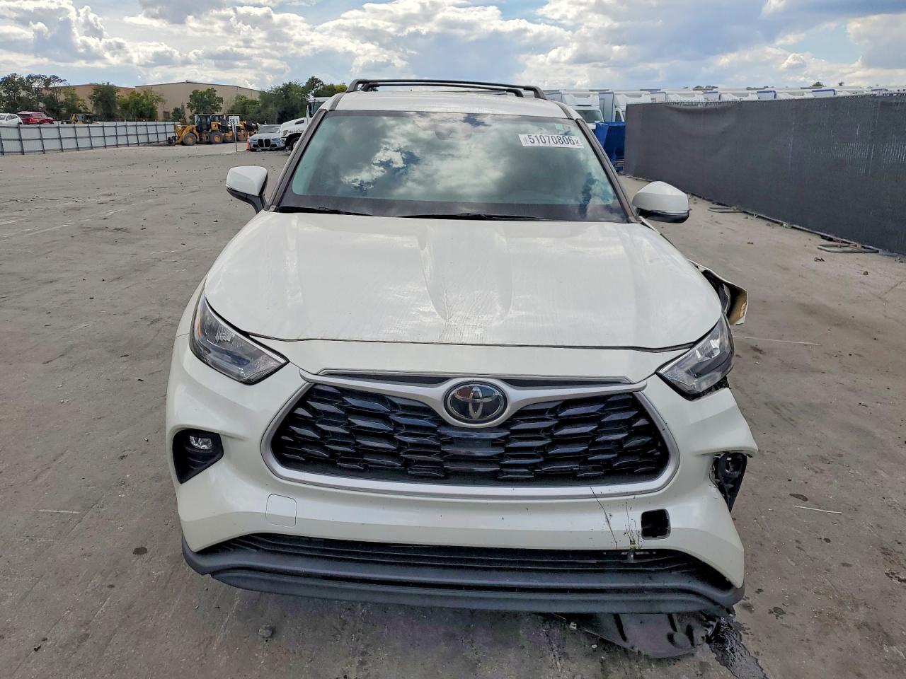 2020 Toyota Highlander Le - Фото 5