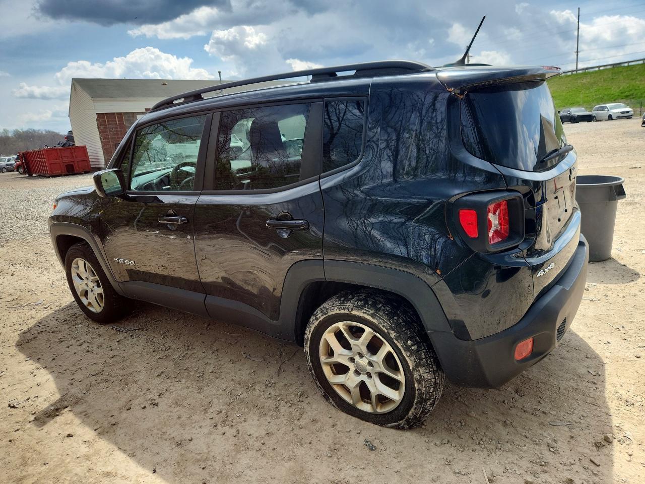 2015 Jeep Renegade Latitude - Фото 2