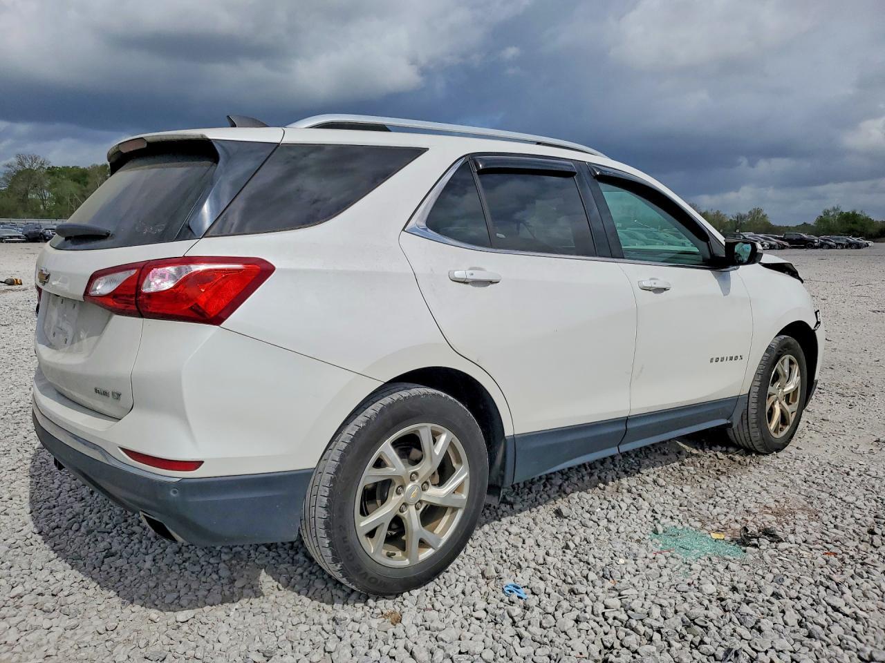 2018 Chevrolet Equinox Lt - Image 3